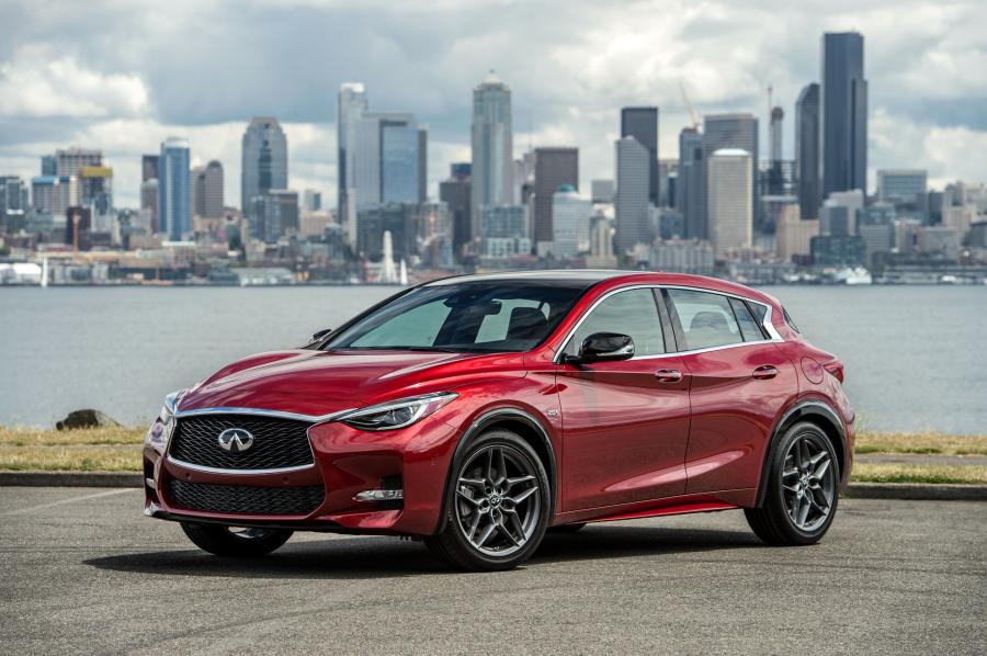  Infiniti QX30S 2.0t 2016 года  (US) (фото 6 из 20)